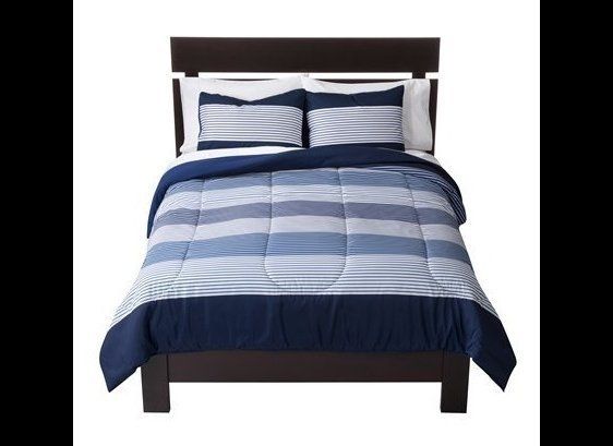 Room Essentials Stripe Comforter 