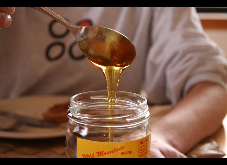 MYTH: Eating Local Honey Fends Off Allergies