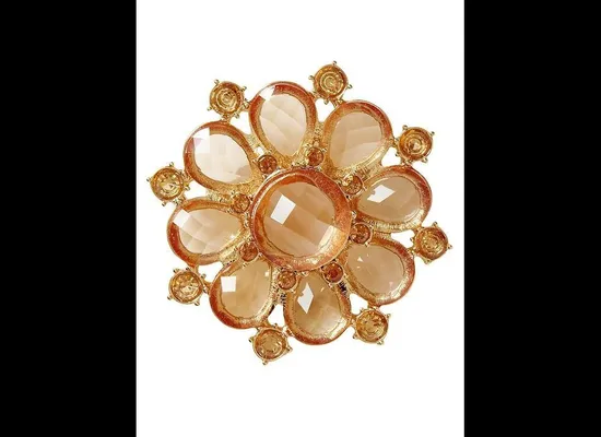 How to Wear a Brooch: 7 Work-Appropriate Ways to Wear a Brooch