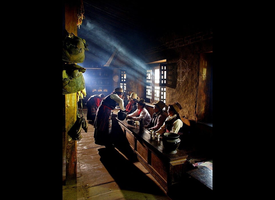 Meeting A Survivor On Everest (PHOTOS) | HuffPost Life