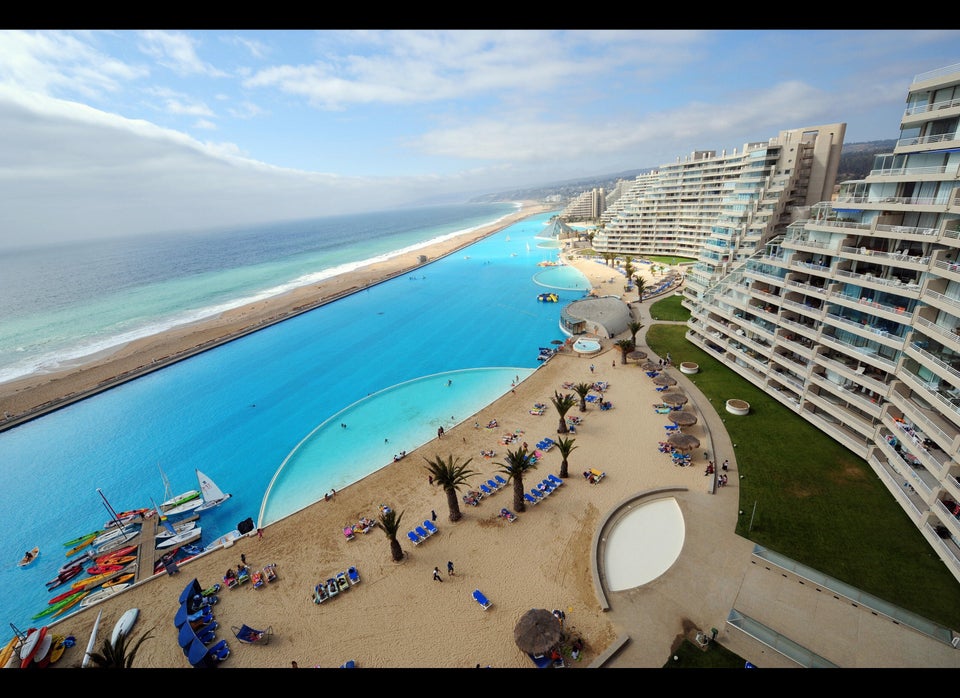 World's Largest Swimming Pool Photos