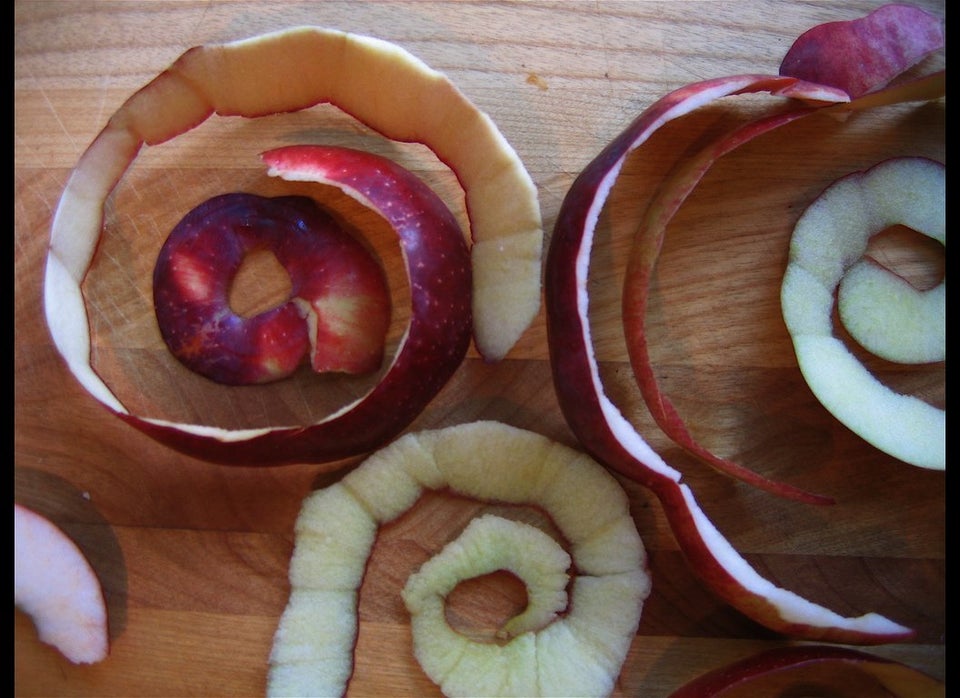 Apple Peels To Clean Aluminum Cookware