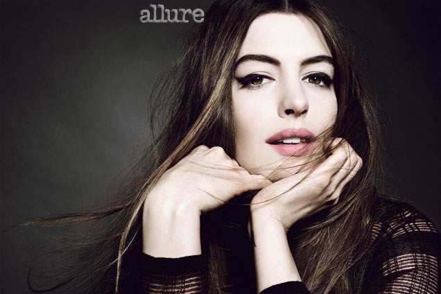 Anne Hathaway Catwoman Suit Was A Psychological Terrorist Photos Huffpost Life Anne Hathaway Catwoman Suit Was A Psychological Terrorist Photos Huffpost Life