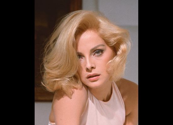Platinum Blonde Hair Icons Marilyn Monroe Scarlett Johansson