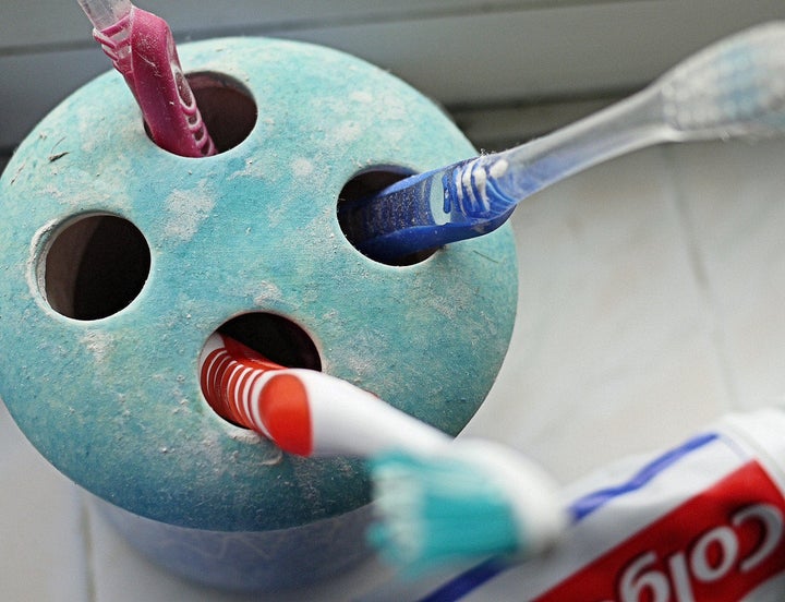 How to store sterilize toothbrush