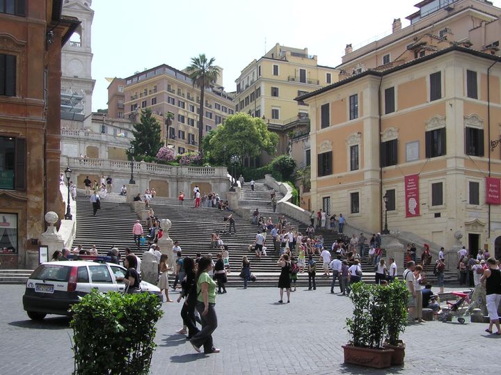 Rome - The Spanish Steps, seen from Piazza di Spagna.ￂﾠ Rome - Vue des escaliers et de l’ￃﾩglise de la Trinitￃﾩ-des-Monts par Place d’Espagne ... 