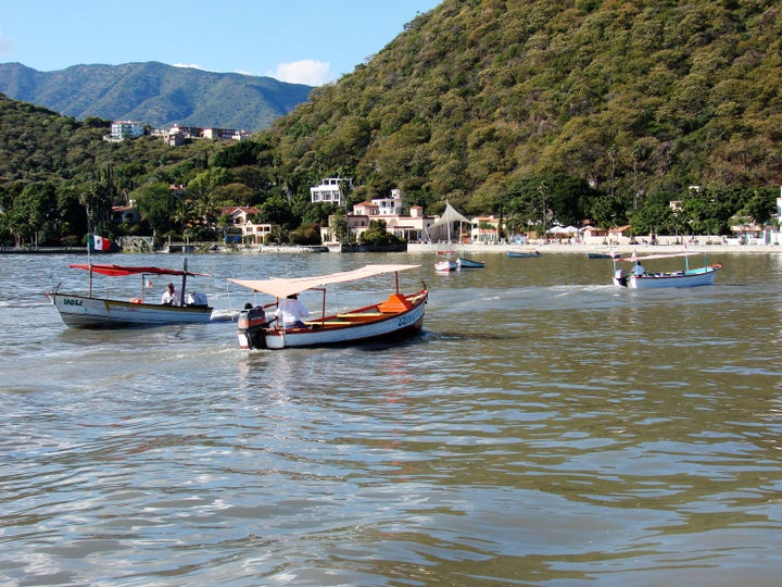 Description Lake Chapala, Jalisco | Source http://www. ... com/people/31235830@N00 Francisco Javier Espinoza Pￃﾩrez from Obregon, Mexico | ... 