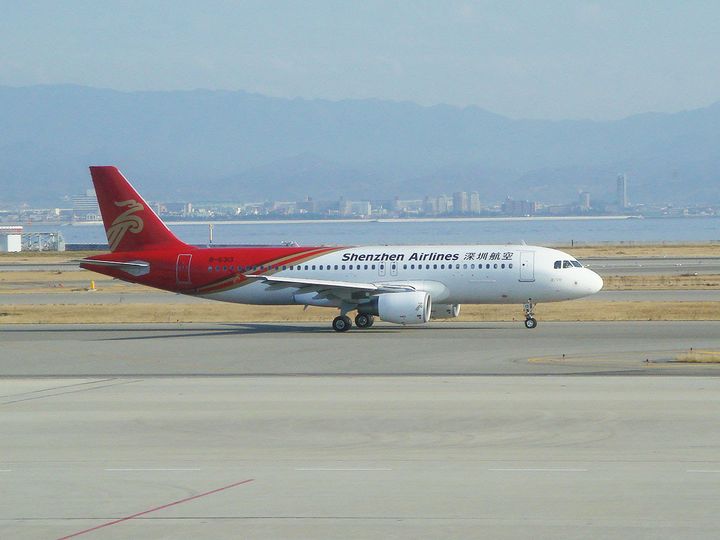 Description Shenzhen Airlines ' Airbus A320 at Kansai International Airport | Source | Date 2008.2.11 | Author User:STB-1 | Permission | ... 