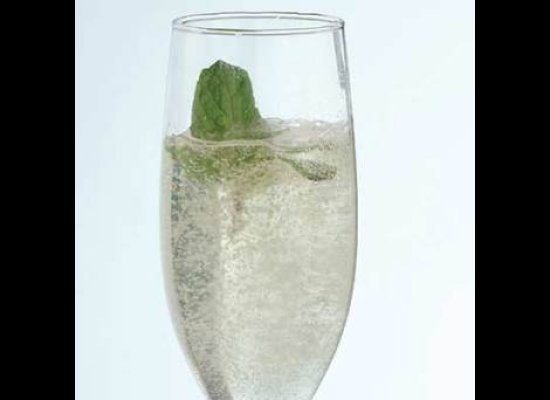 Elderflower Sparklers (Hyldeblomst Cocktails)