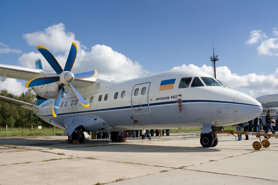 Antonov An-140