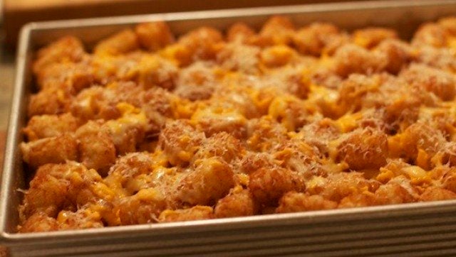 Mac And Cheese With Tater Tots An Epic Casserole Recipe From Our Commenters Photos Huffpost Life