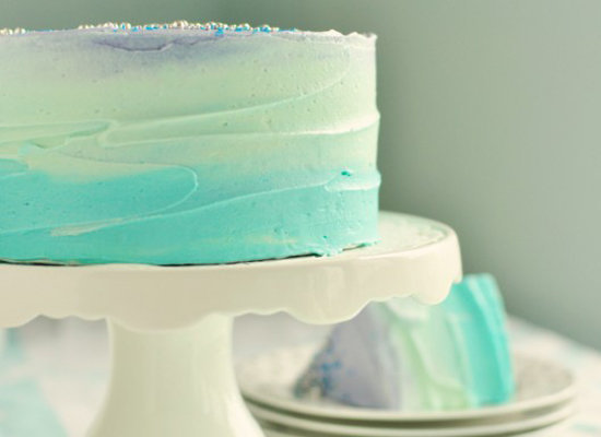Blue & Cream Drip Cake – Flavour Bites Cakes
