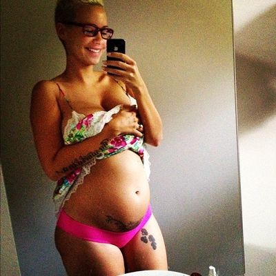 400px x 400px - Pregnant Amber Rose Displays Large Baby Bump (PHOTO) | HuffPost  Entertainment