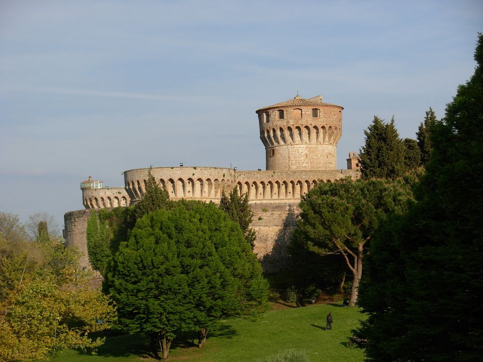 6. Fortezza Medicea - Voltera, Italy