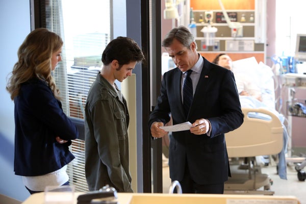 Revenge Season 2 premiere recap – TVLine