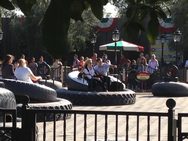 Mitt Romney Disneyland Former Presidential Candidate Heads To Happiest Place On Earth Photos 