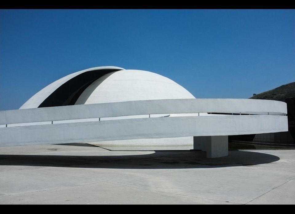 The Oscar Niemeyer Foundation, Niteroi 