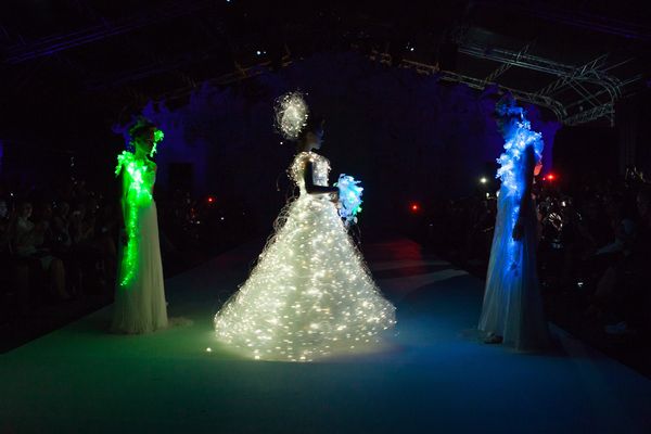 Wedding Dress With Lights Yumi Katsura Debuts Glowing Wedding