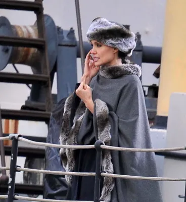 Fur seller 'wows' Joe Namath with coat worn at Super Bowl – New