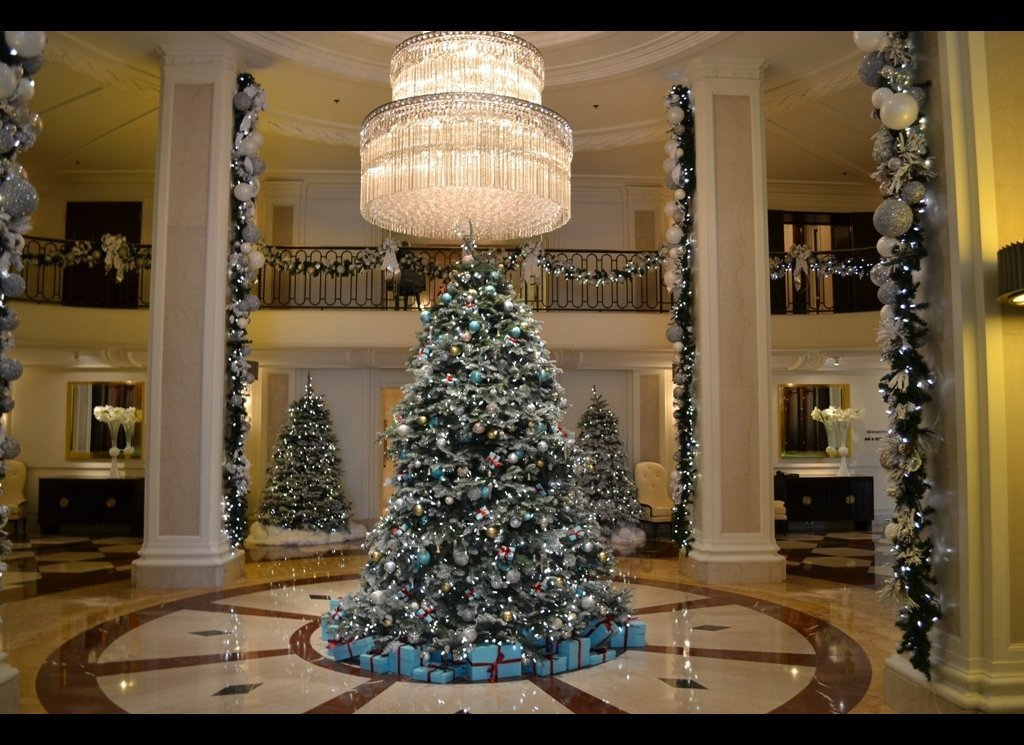 Hotels Dress Up For The Holidays | HuffPost Life