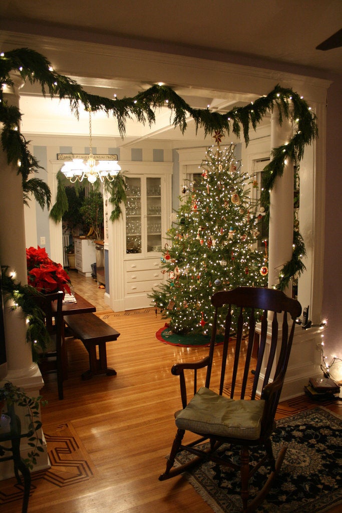 Hang Holiday Garland