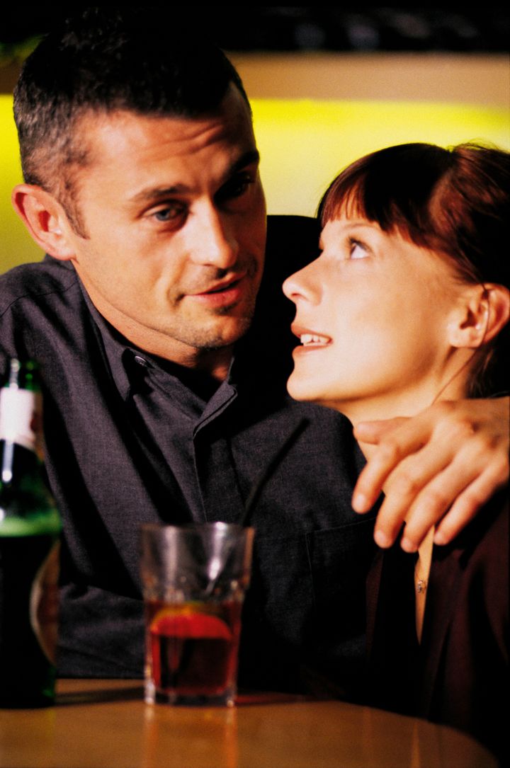 couple in bar is005 073