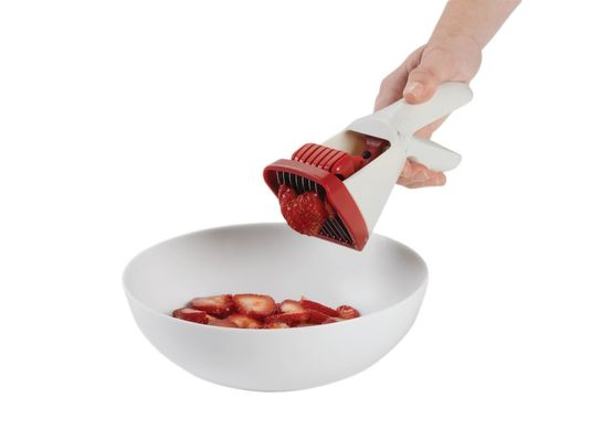 Joie Simply Slice Strawberry Slicer - Kitchen & Company