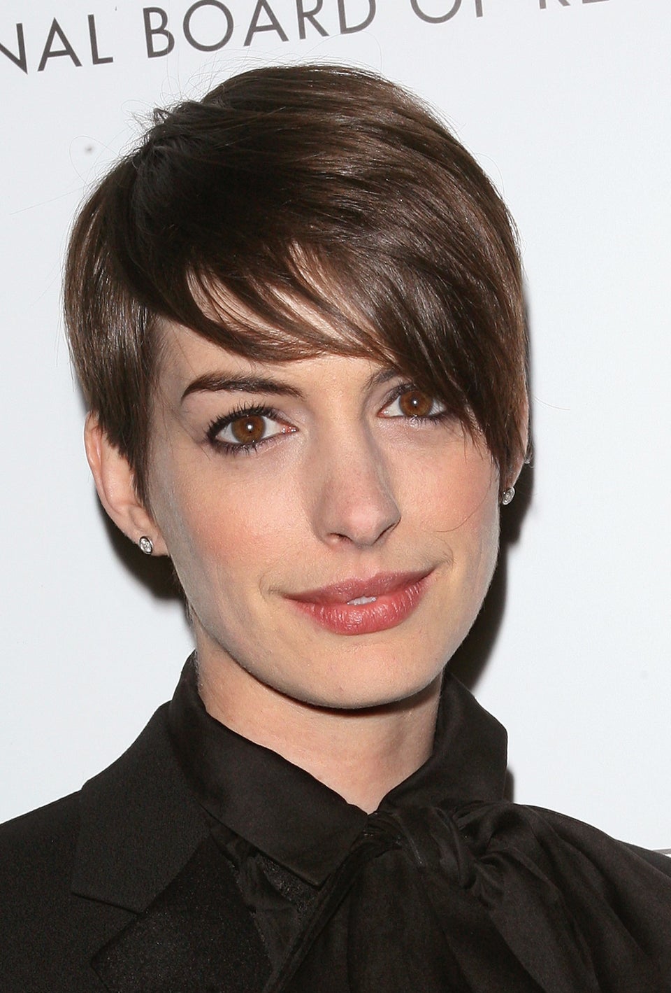 pixie haircut front and back anne hathaway