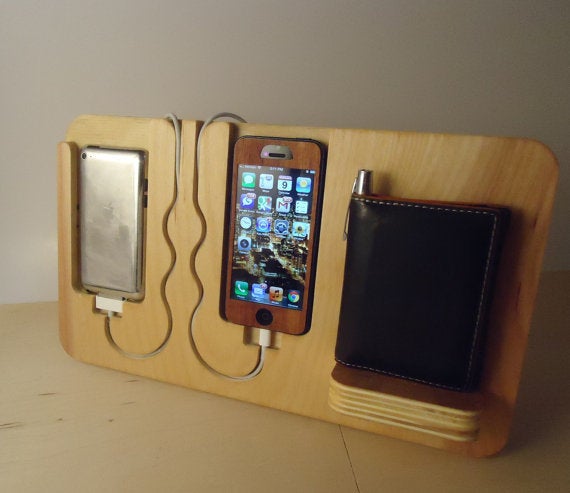 iPhone Docking Valet