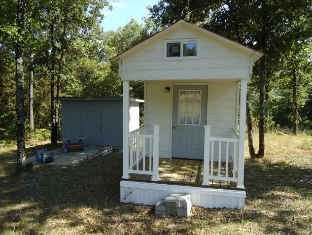 Tiny House On 171 Utley Rd