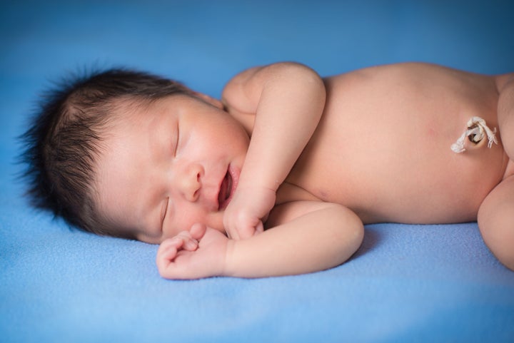 Lotus Birth Does Not Cutting The Umbilical Cord Benefit Baby Huffpost Life