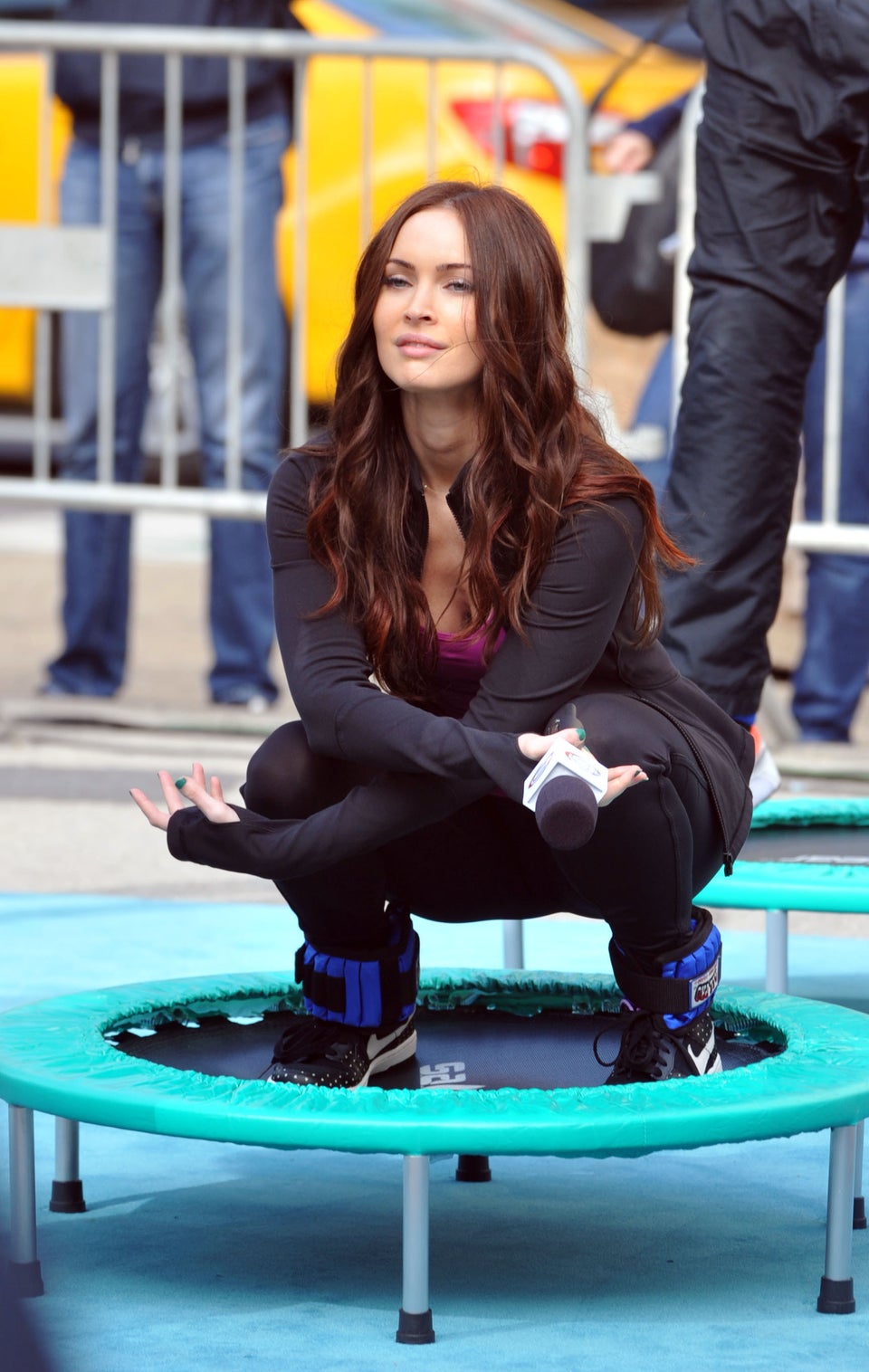 Megan Fox Films Trampoline Scene For Teenage Mutant Ninja Turtles Photos Video Huffpost 