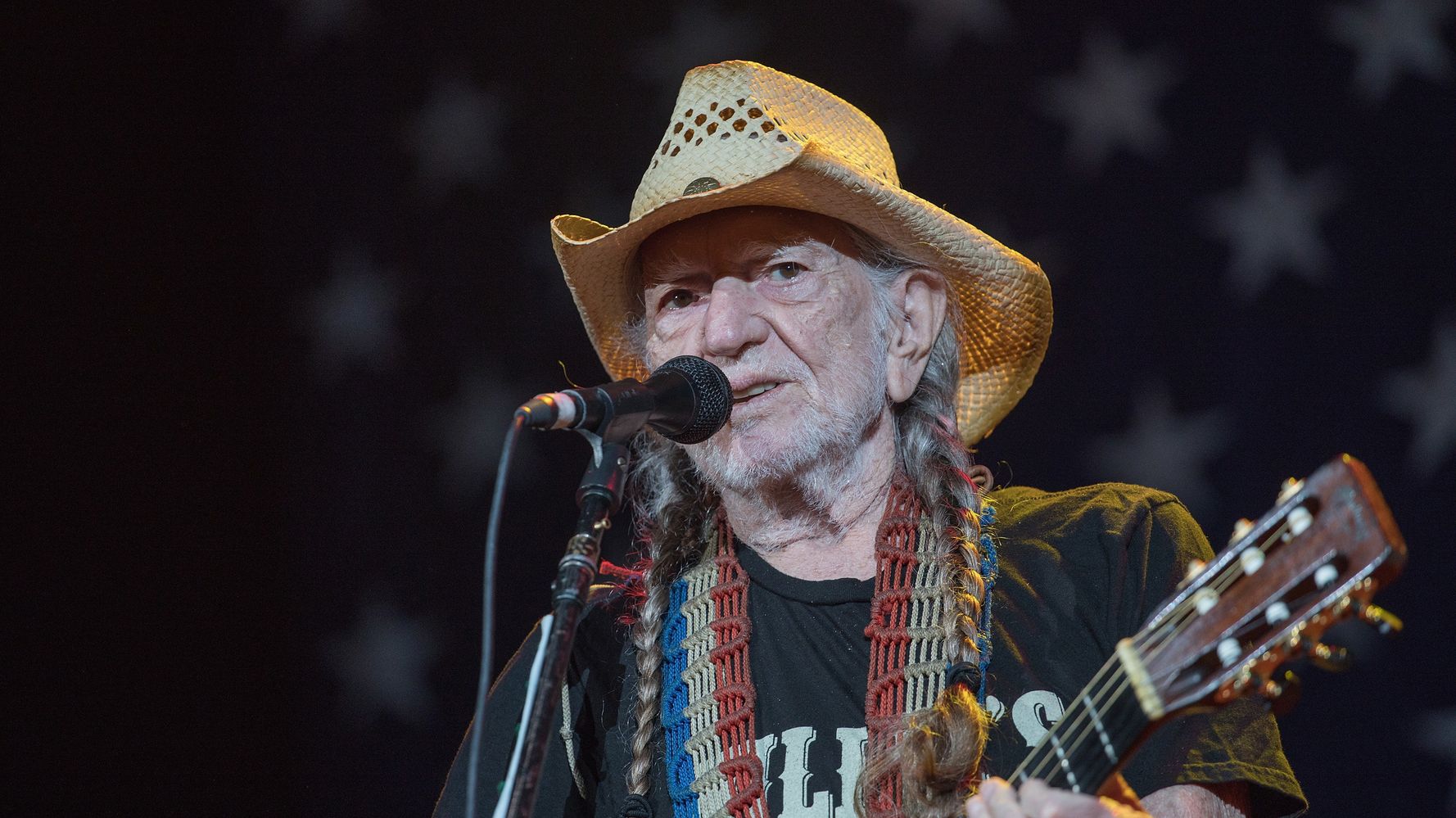 There Were Zero Things Better This Week Than Willie Nelson Accidentally ...