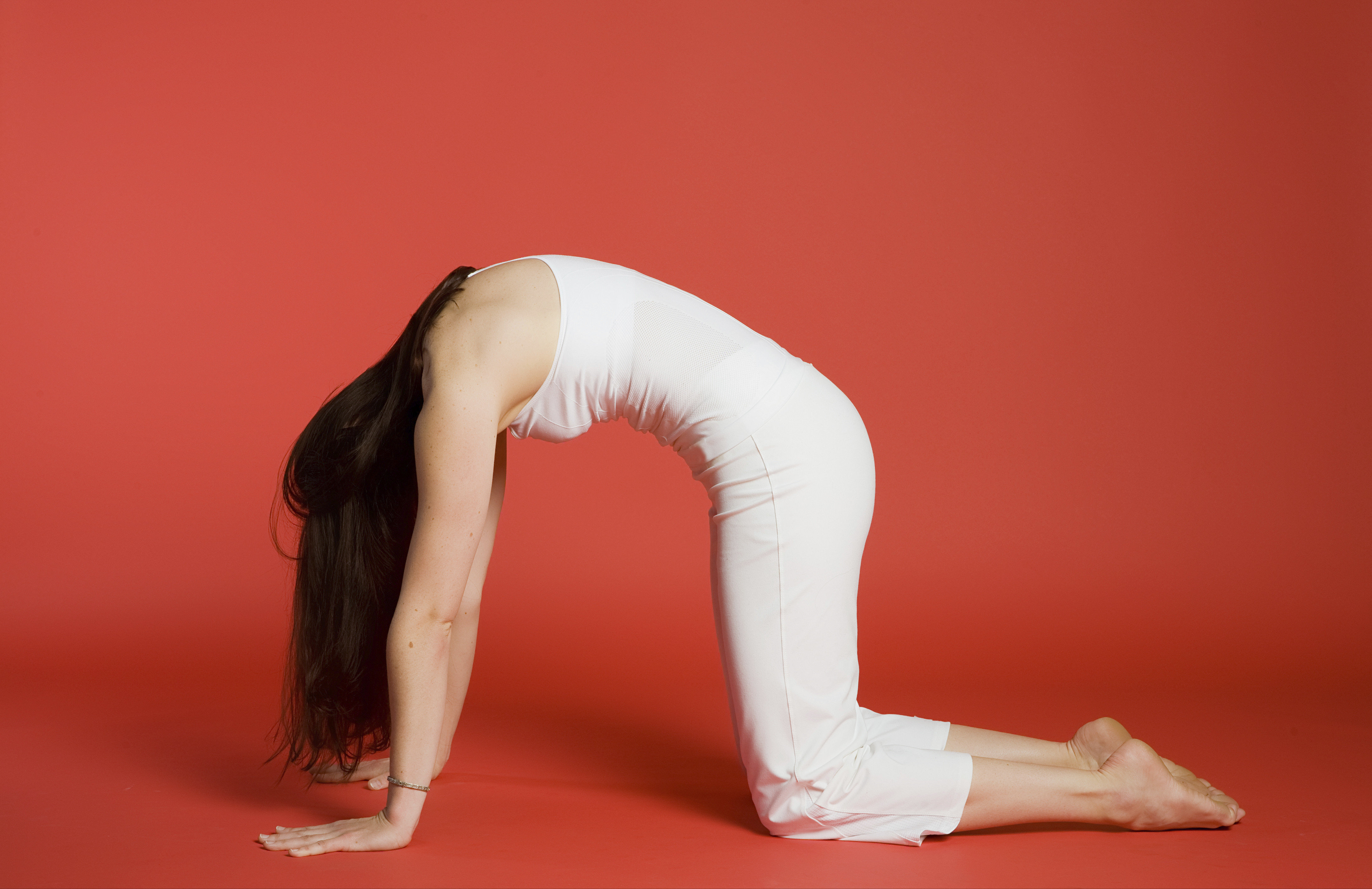 Yoga For Migraine: माइग्रेन दर्द को दूर भगाने के लिए रोजाना करें इन आसनों  का अभ्यास, होंगे और भी कई फायदे - Yoga For Migraine 5 poses that can help  relieve your pain