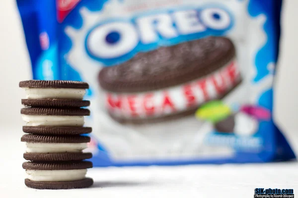 Double Stuf Oreos Don T Actually Have Double The Creme Huffpost Life Double Stuf Oreos Don T Actually Have Double The Creme Huffpost Life