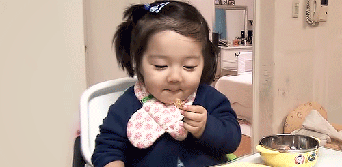 Gifs Of Kids Eating Are The Best Thing You Ll See Today Huffpost Life Gifs Of Kids Eating Are The Best Thing You Ll See Today Huffpost Life