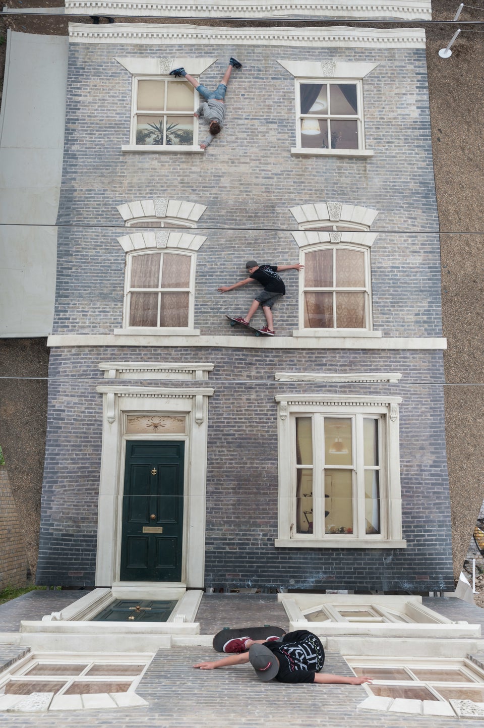 Leandro Erlich Dalston House