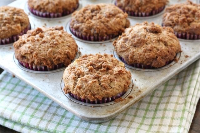 Apple Cinnamon Crumb Muffins