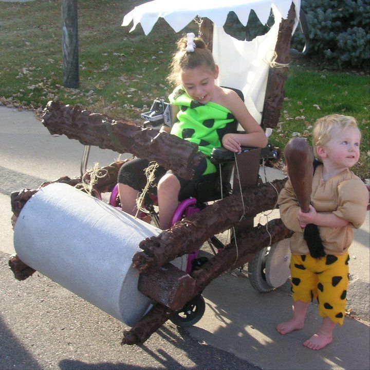 Family Builds Amazing Halloween Costumes Around 12-Year-Old's ...