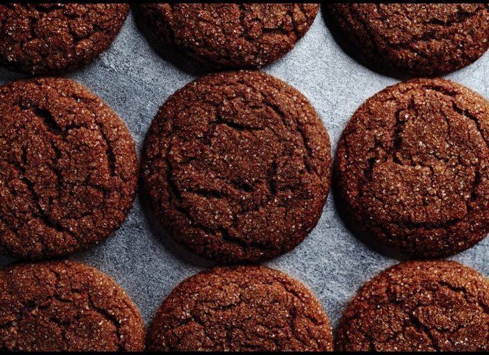 Chewy Molasses Cookies 