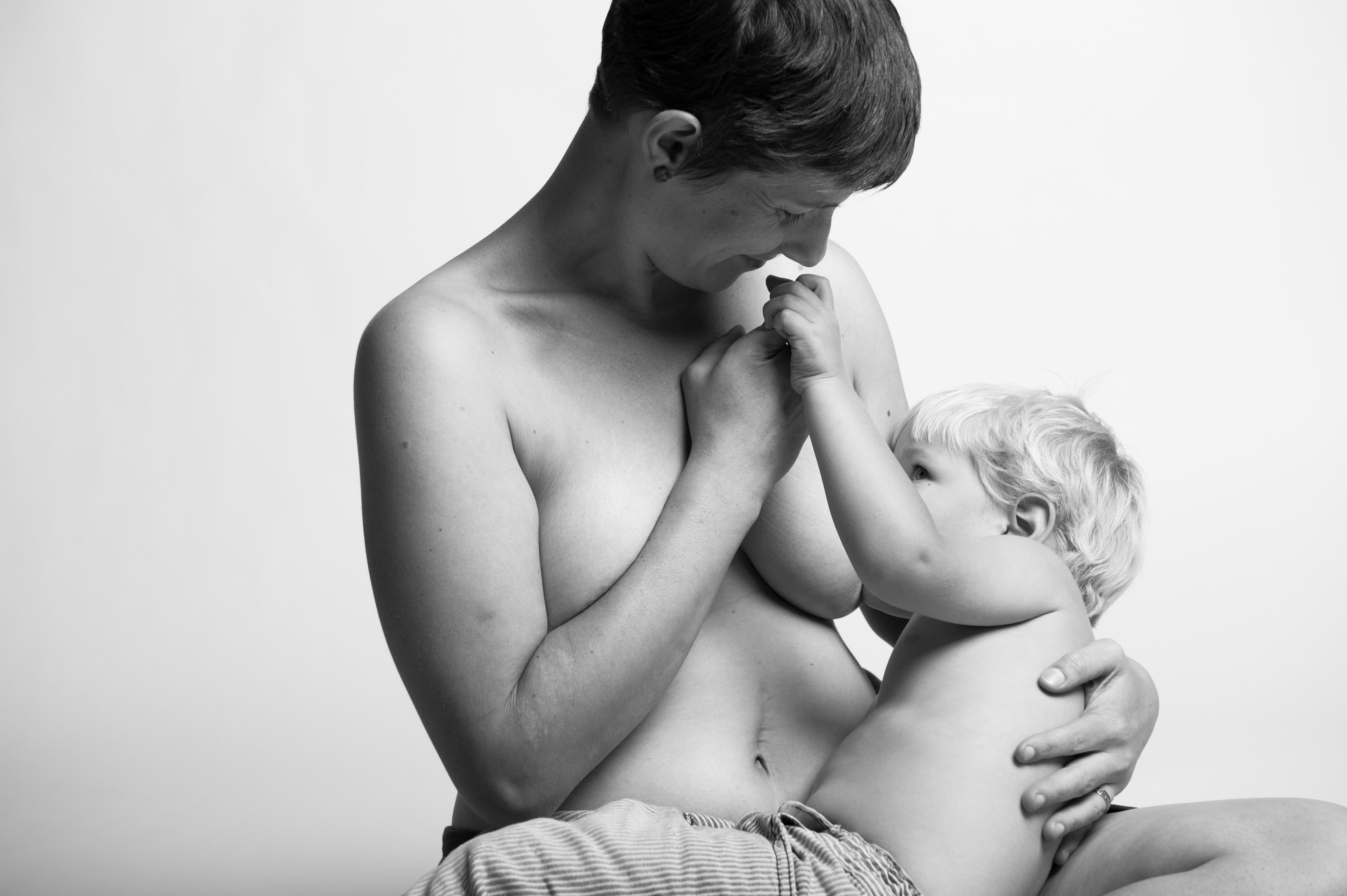 мама голая с ребенком фото видео фото 88