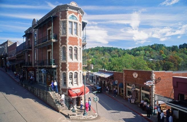 Narrow Streets for People 3: A Shopping Center Example