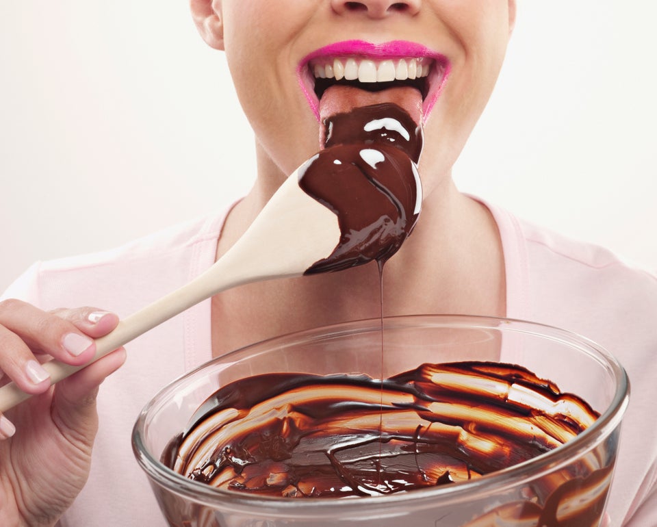 30 Women Who Are In An Intimate Relationship With Chocolate Huffpost Life