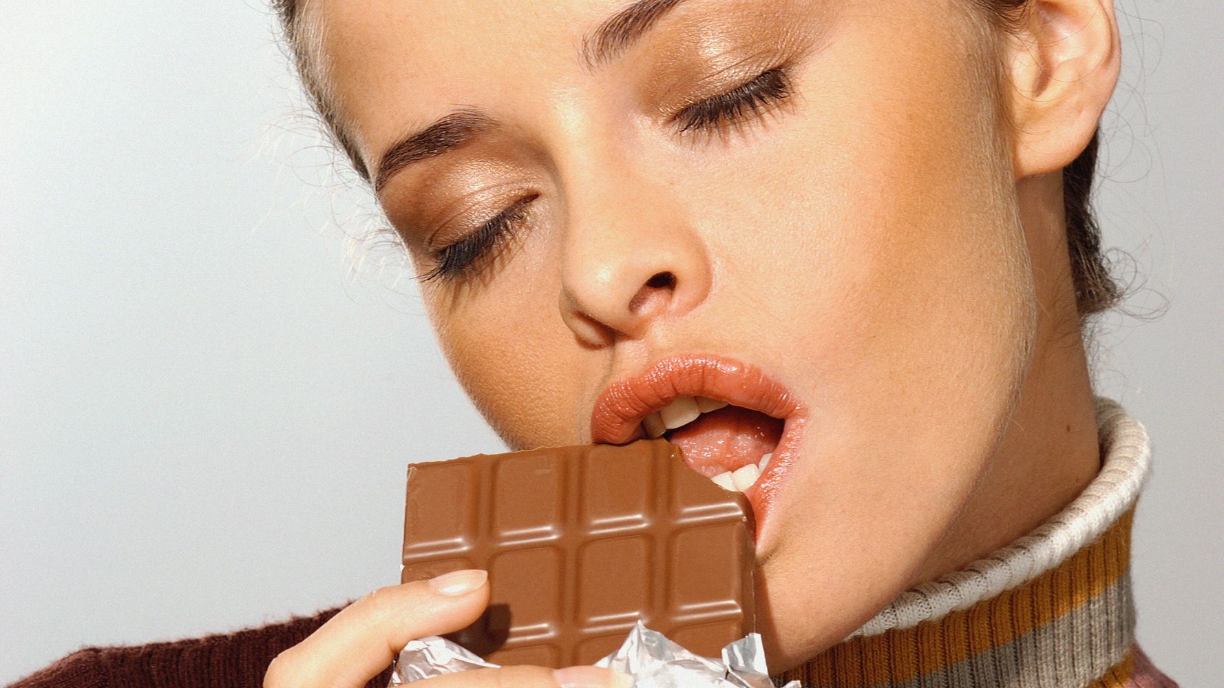 30 Women Who Are In An Intimate Relationship With Chocolate Huffpost Life