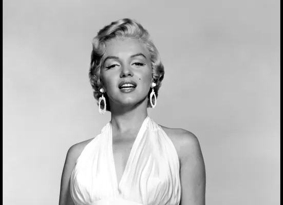 A Look at Marilyn Monroe & Joe DiMaggio's Wedding & Unusual