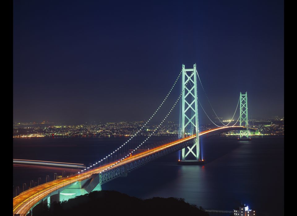 Longest Suspension Bridge Span: Akashi-Kaikyo Bridge, Kobe, Japan