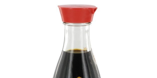 EnglishImage of a bottle of soy sauce taken with a PackshotCreator photo studio by Creative Tools AB.SwedishProduktbild av en flaska soyasￃﾥs tagen med en PackshotCreator fotostudio av Creative Tools AB.www.creativetools.se