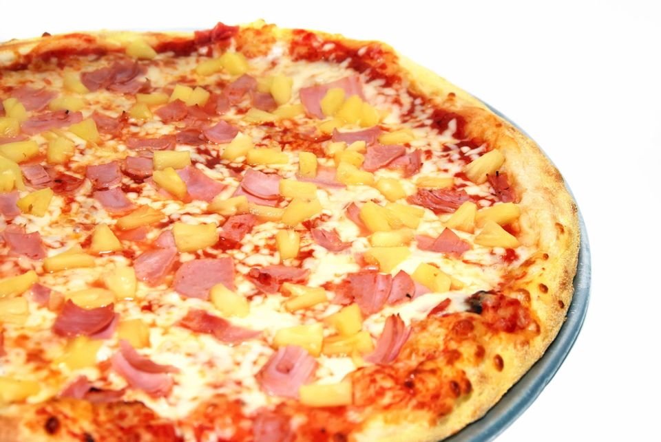 Hawaiian Pizza Was Invented By A Canadian