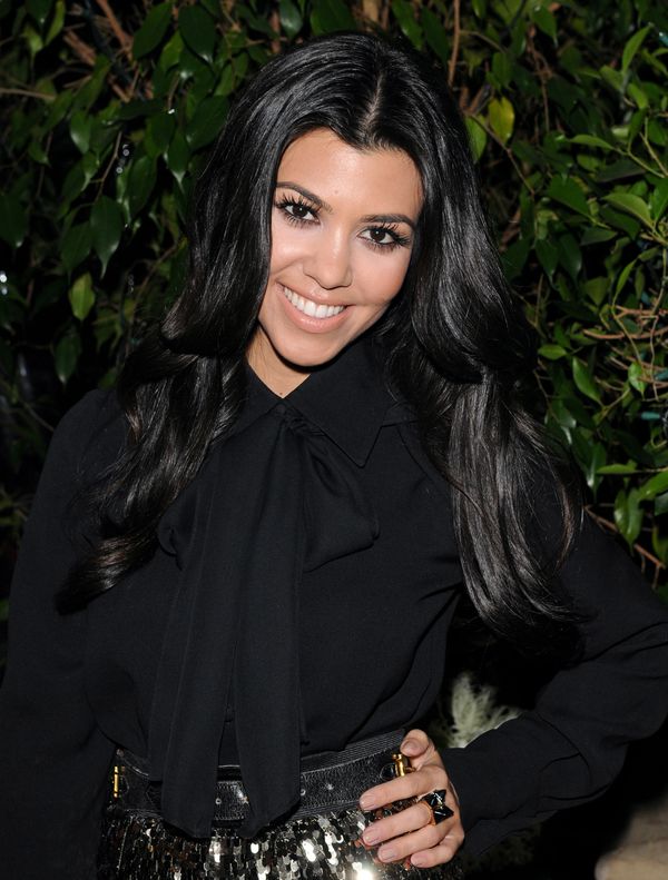 Pregnant Kourtney Kardashian Poses For Bikini Photo Huffpost 