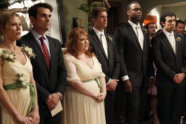 Eric Stonestreet on Filming Cam and Mitch's Modern Family Wedding